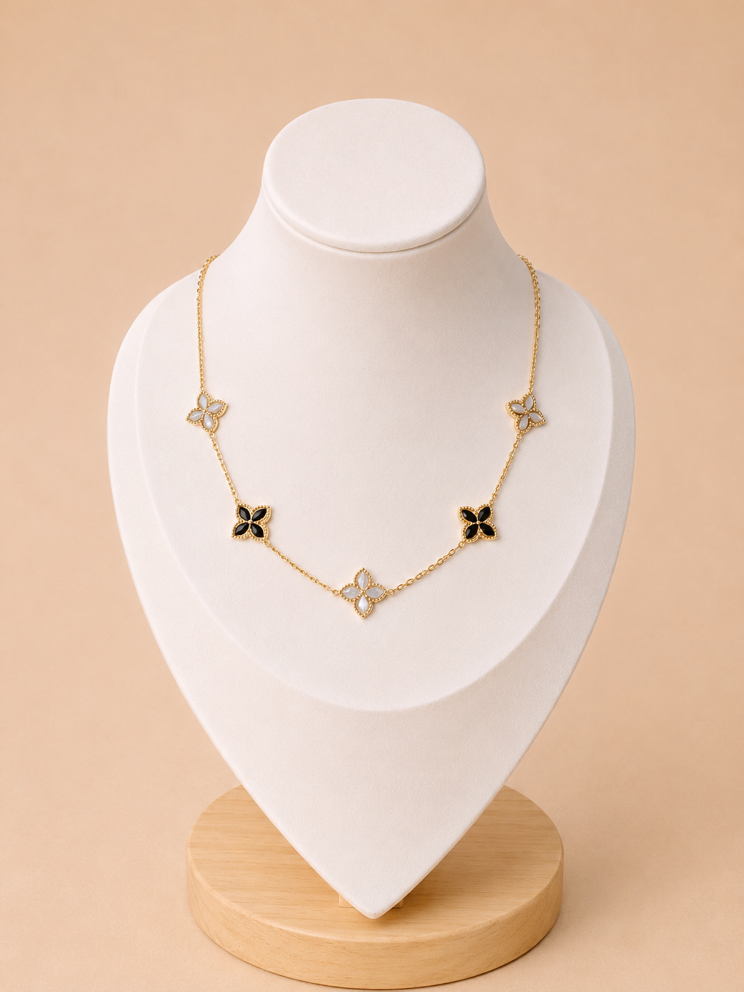 Collier étoile d'or – Image 2